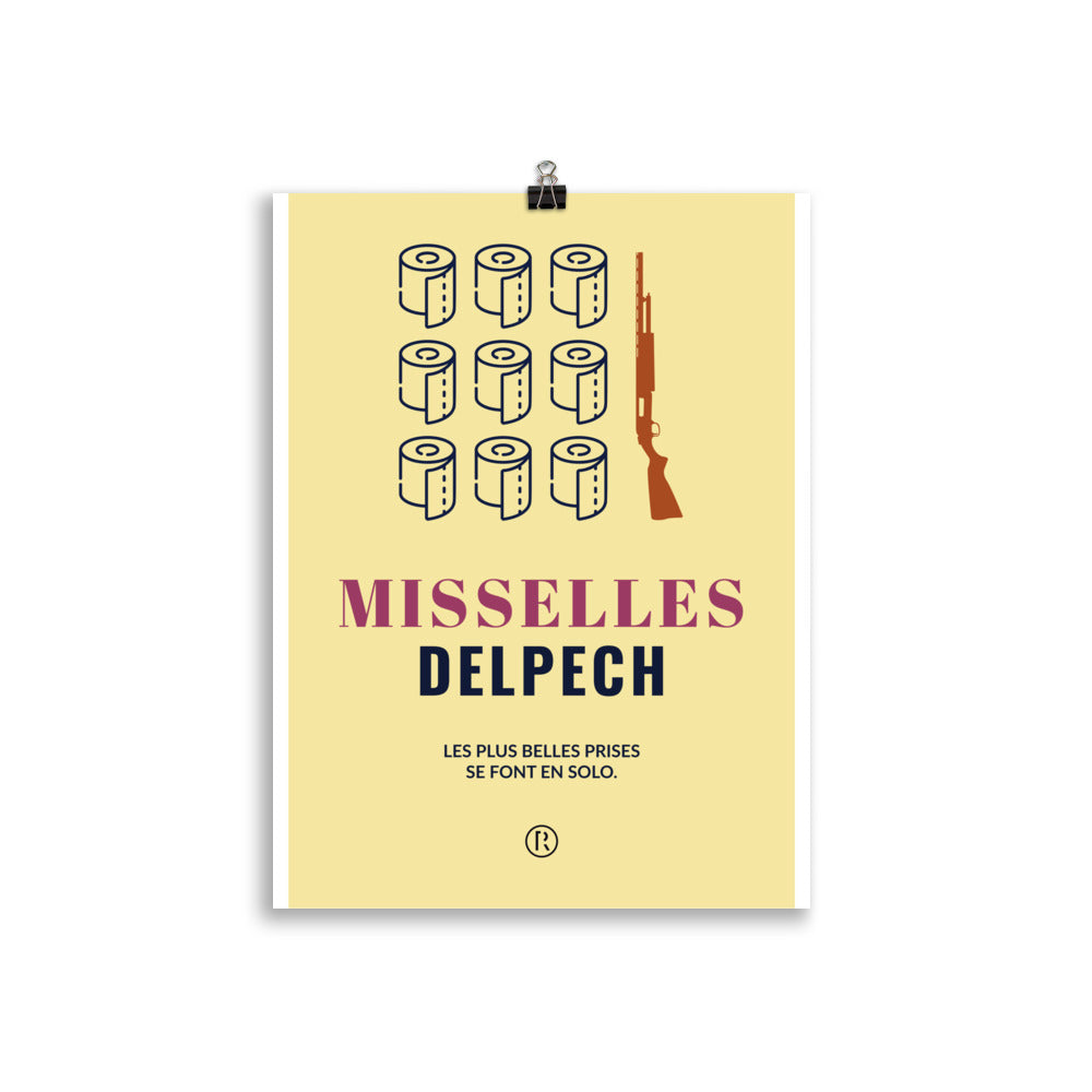 Affiche MISSELLES DELPECH avec grille de rouleaux de papier toilette et fusil orange – Ref Club
